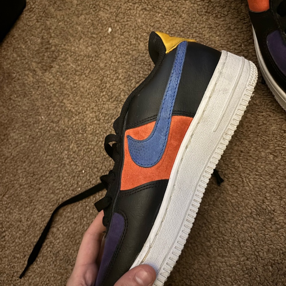 Nikes - Picture 3 of 3